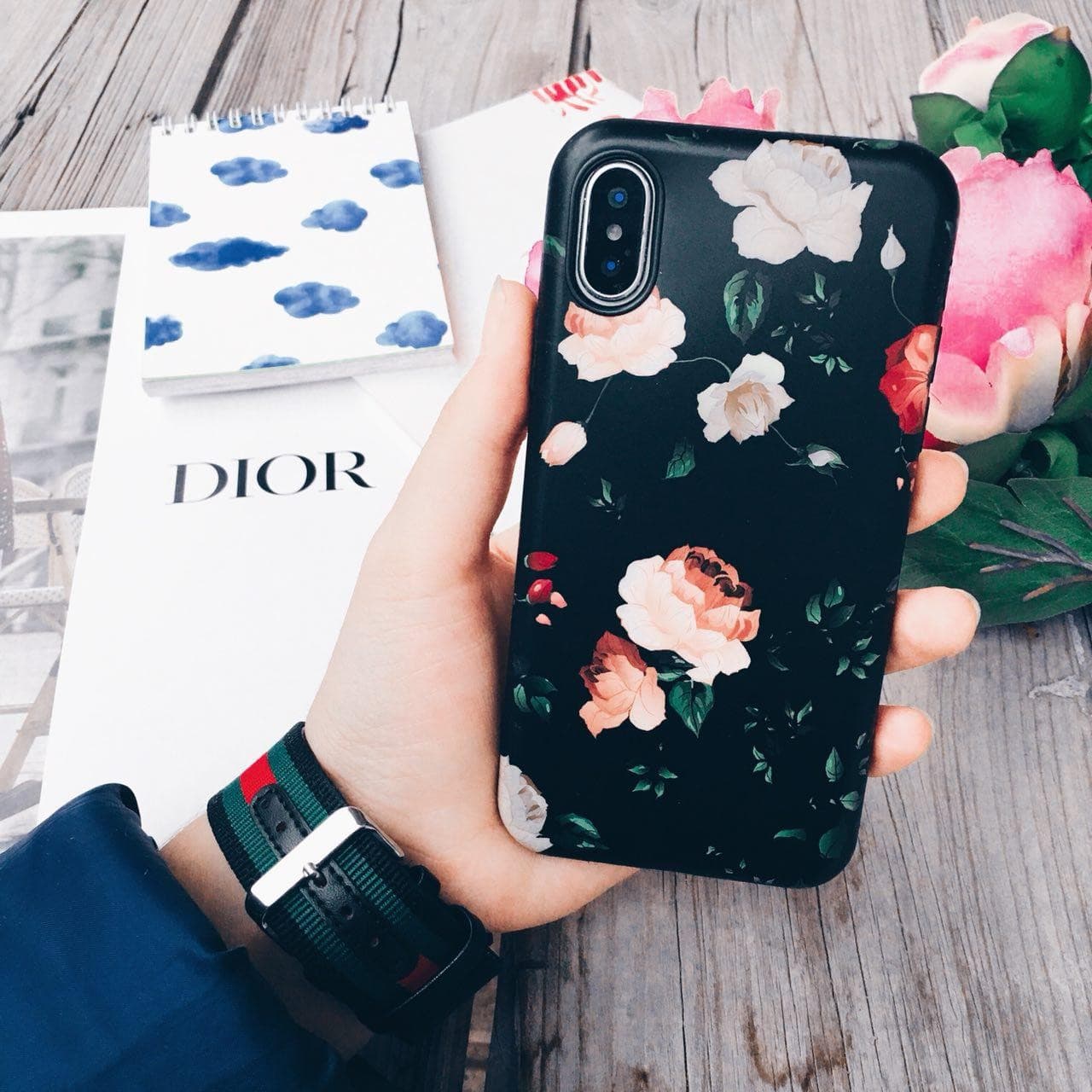 کاور طرح گل مناسب برای آیفون x