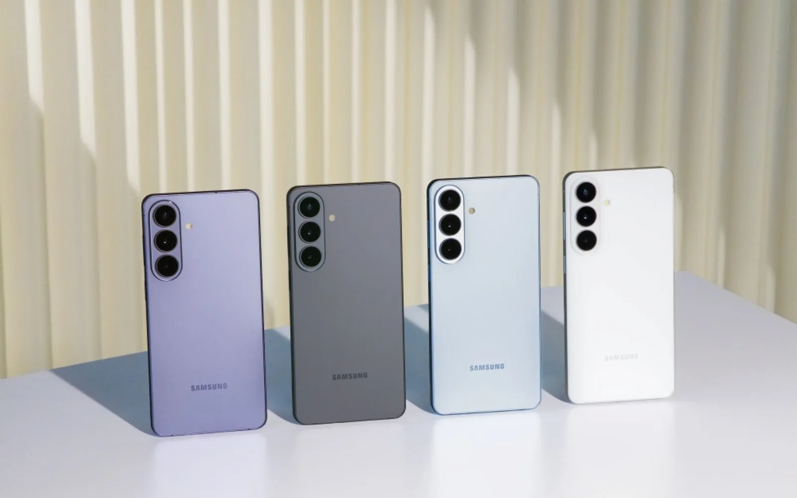چهار گوشی سری Galaxy S26 سامسونگ در چهار رنگ