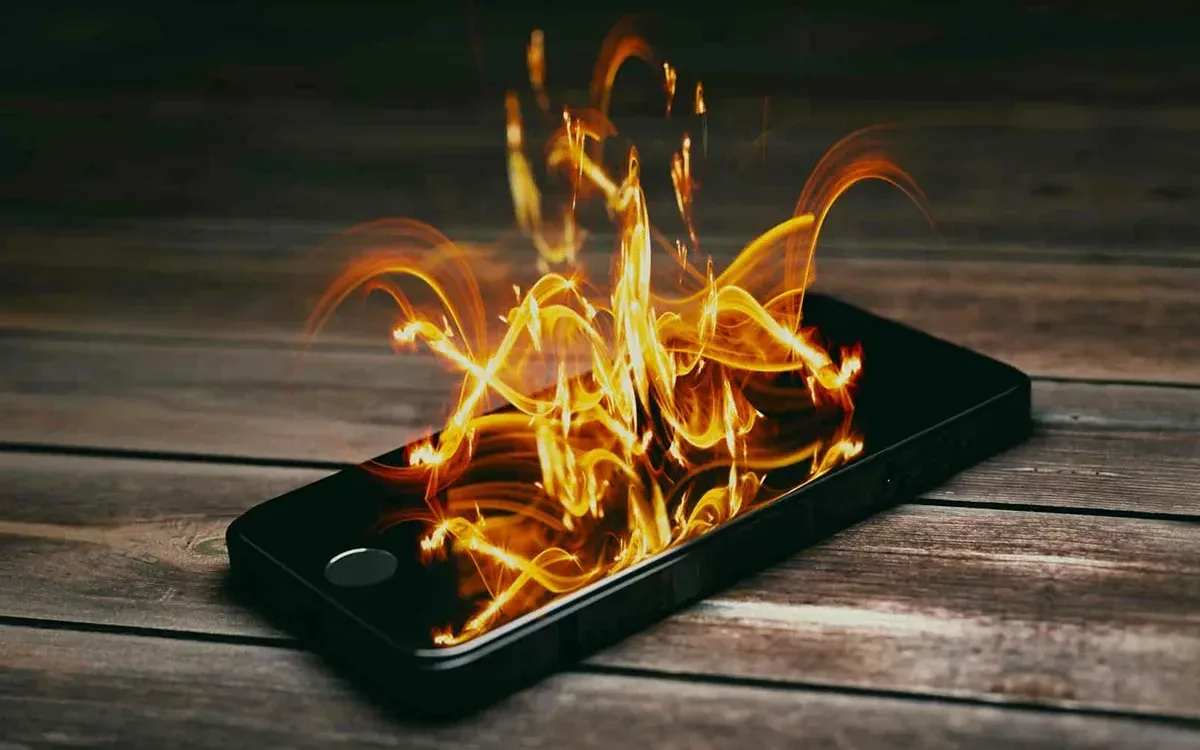 آیا مشکل داغ شدن گوشی آیفون 15 برطرف میشود؟